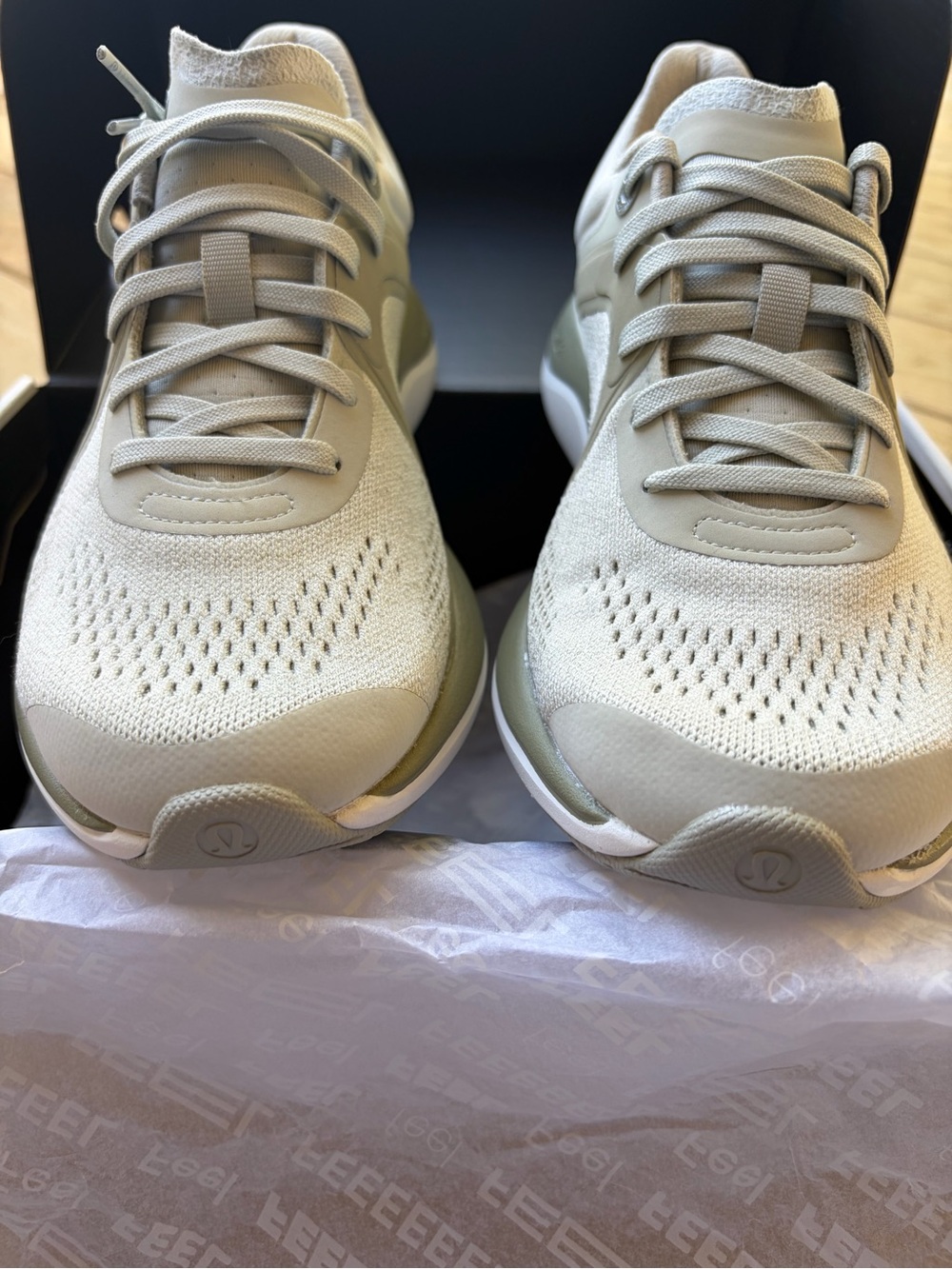 NIB Lululemon size 7 Athletic Sneakers - Picture 4 of 10